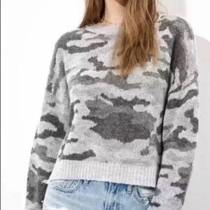 American Eagle Gray Camouflage Sweater XL
